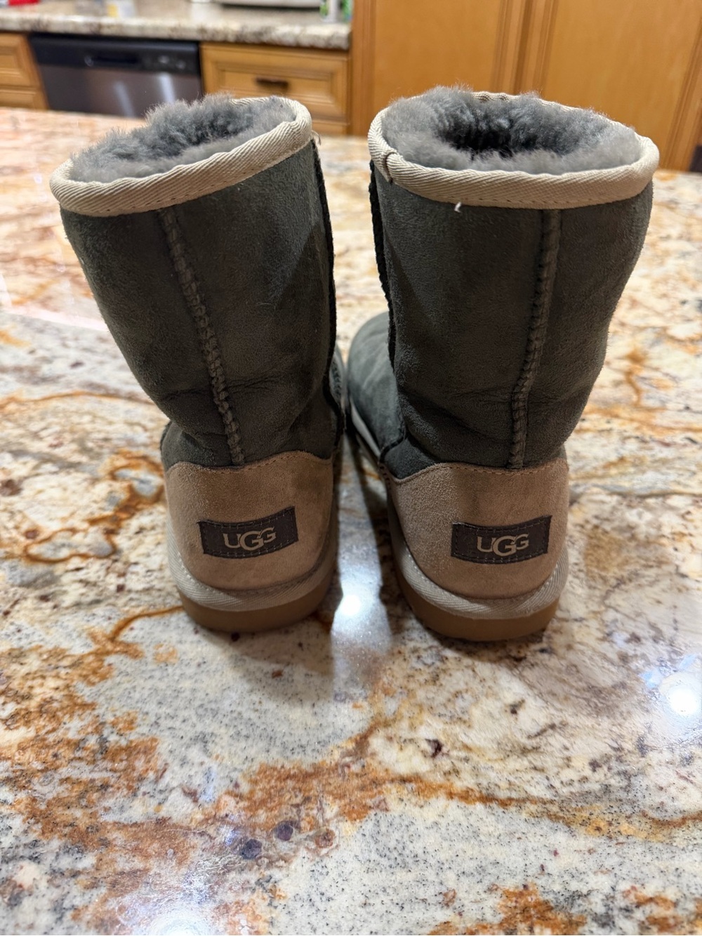 Kids uggs - Picture 3 of 5
